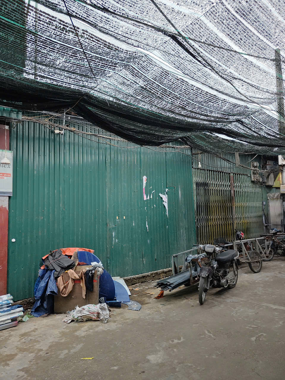 Cho thuê kho xưởng gần Sân Bóng La Thành, 93 Hoàng Văn Thái, 270m2, 23 Triệu - Ảnh chính